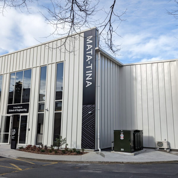 RDT Pacific provide project management services to University of Waikato's new Mata-Tina high-tech engineering lab launched